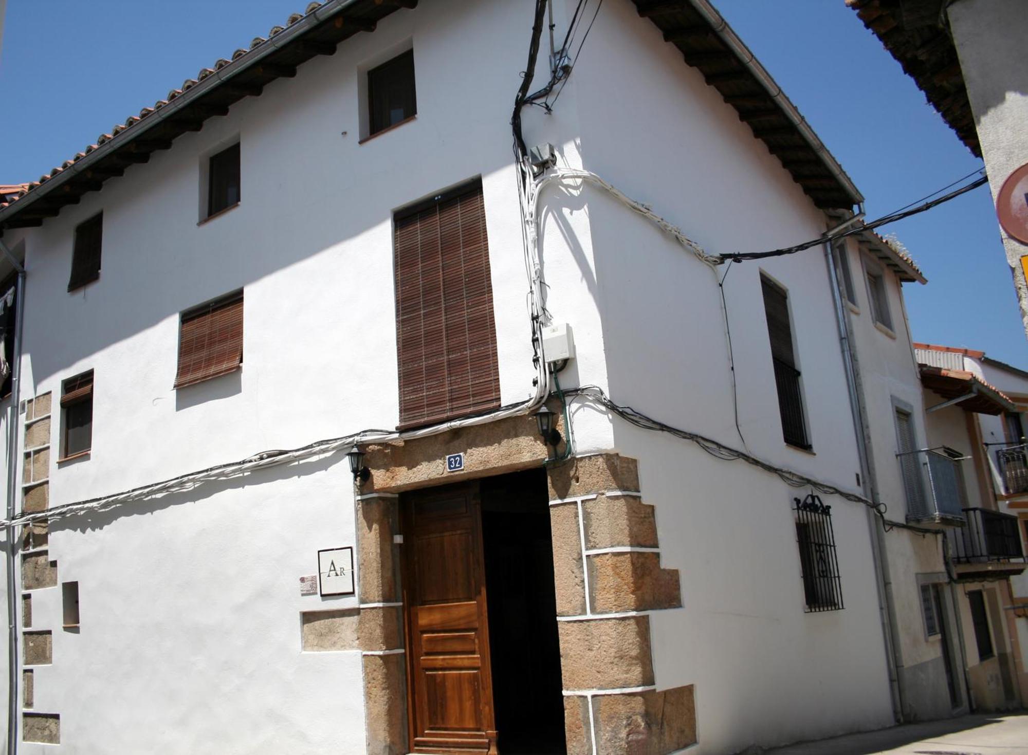 Apartamentos Rurales Victor Chamorro Del Arco Hervas Bagian luar foto